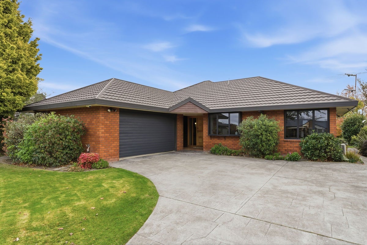 12 Hatfield Place, Avonhead, Christchurch - Carousel 1