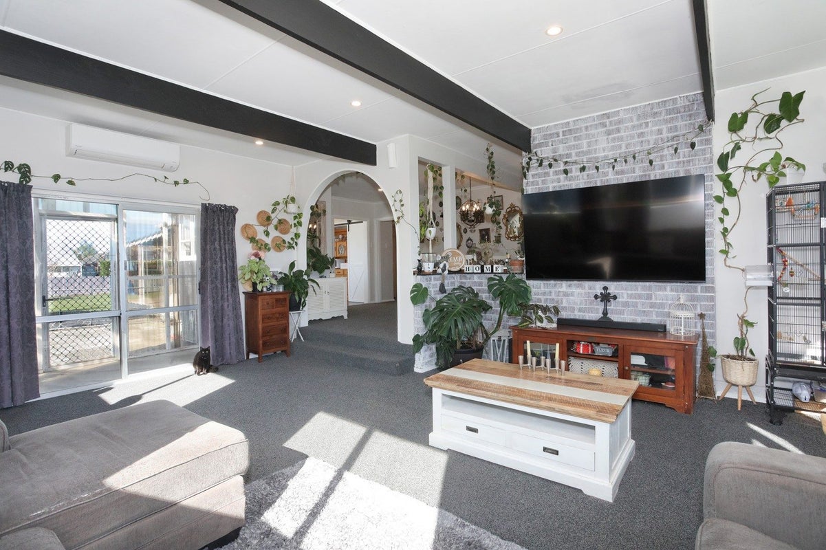 303 Kimbolton Road, Feilding, Feilding - Carousel 1