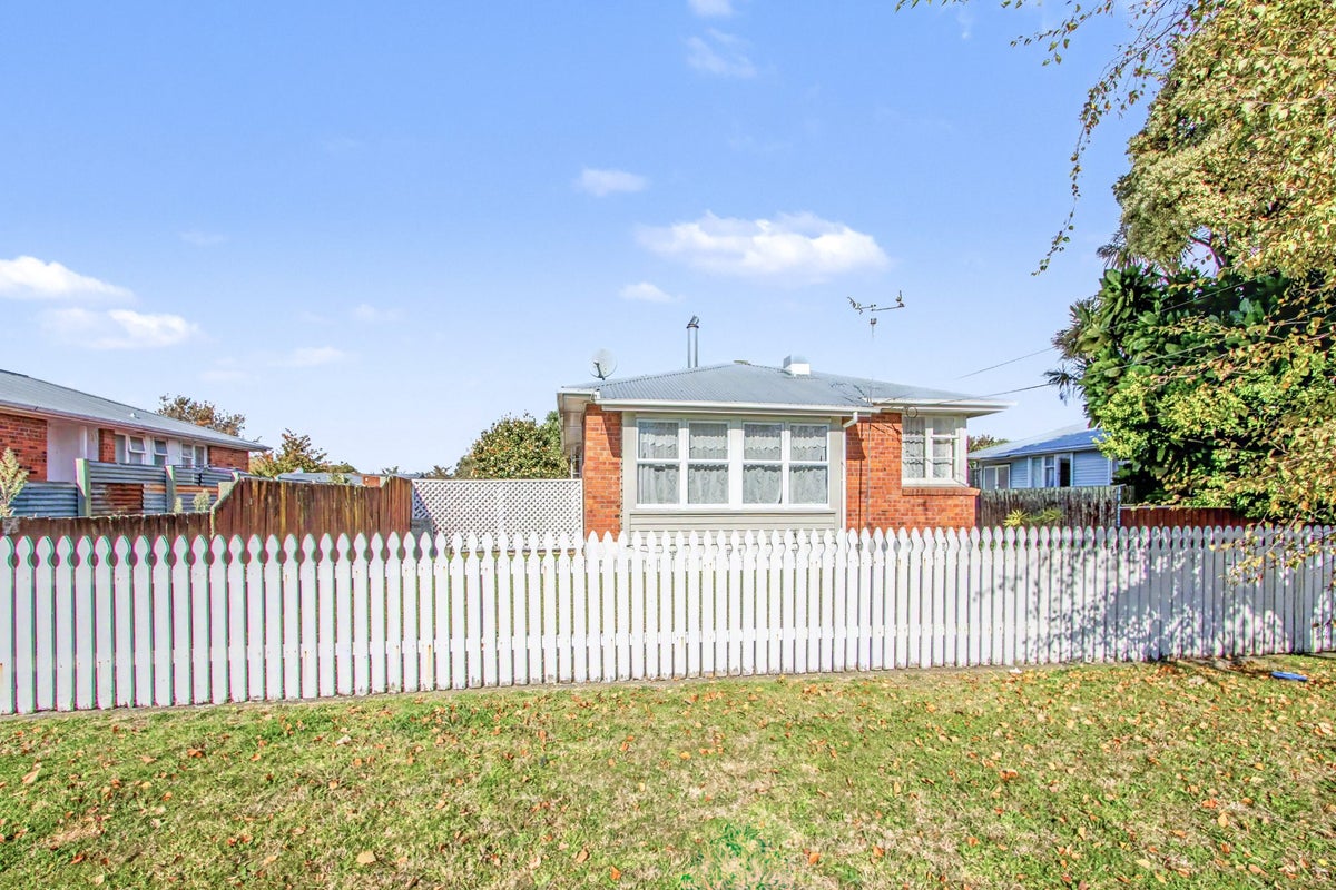 10 Hinemoa Street, Whanganui East, Whanganui - Carousel 27