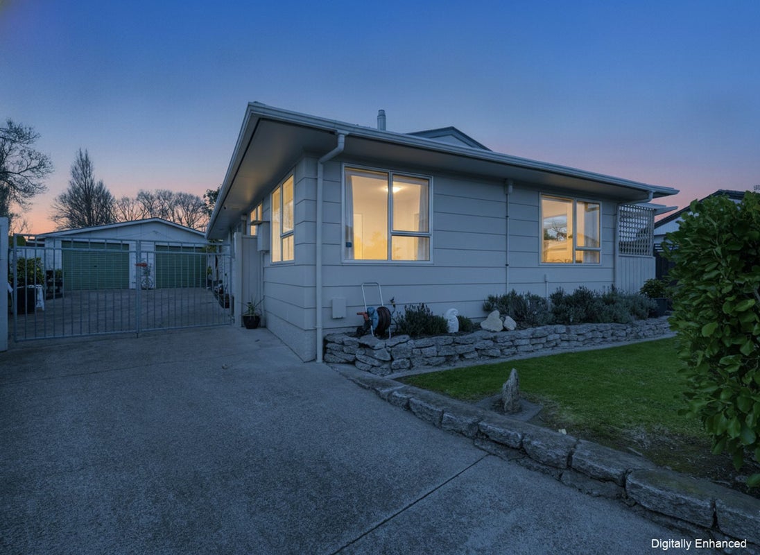 6 Grant Place, Awapuni, Palmerston North - Carousel 37