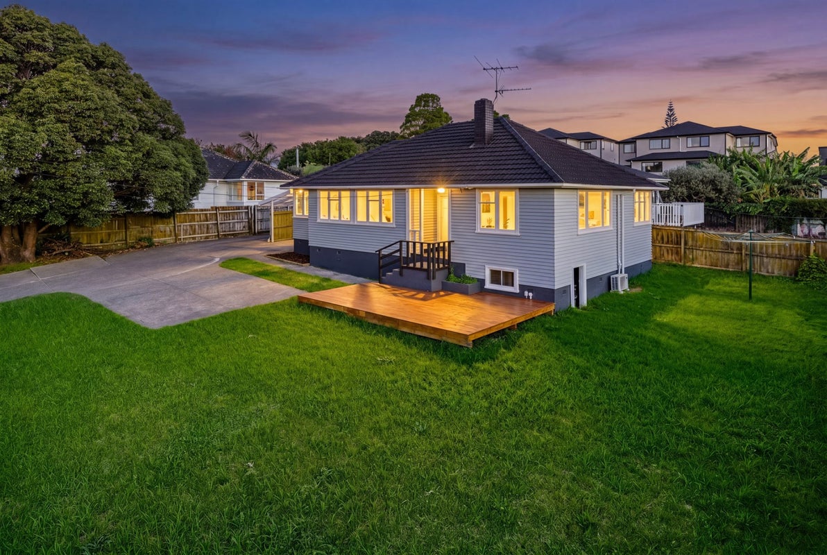 21 Anderson Avenue, Point England, Auckland - Carousel 2