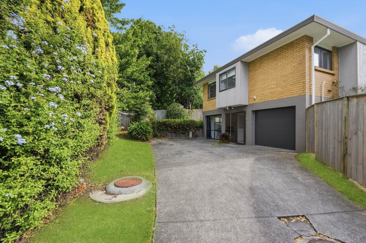 30 Himalaya Drive, Half Moon Bay, Auckland - Carousel 2
