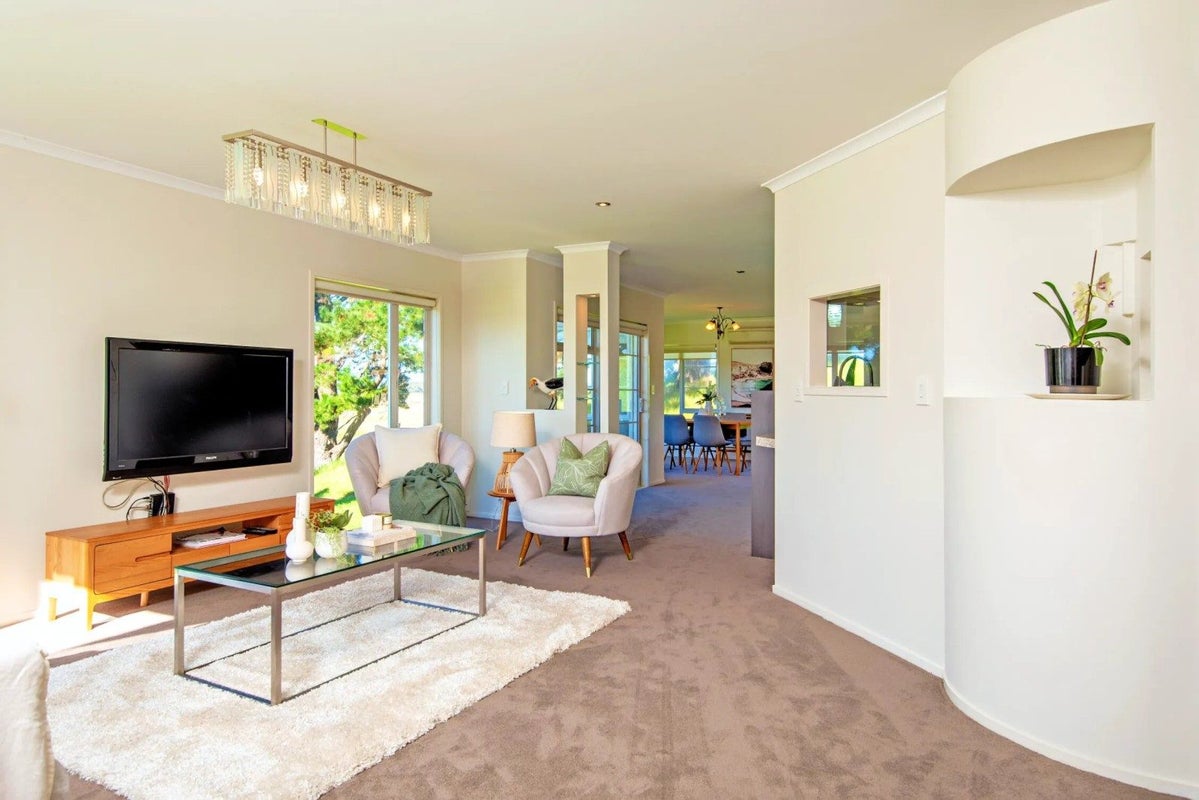 19 Island View Heights, Coastlands, Whakatane - Carousel 1