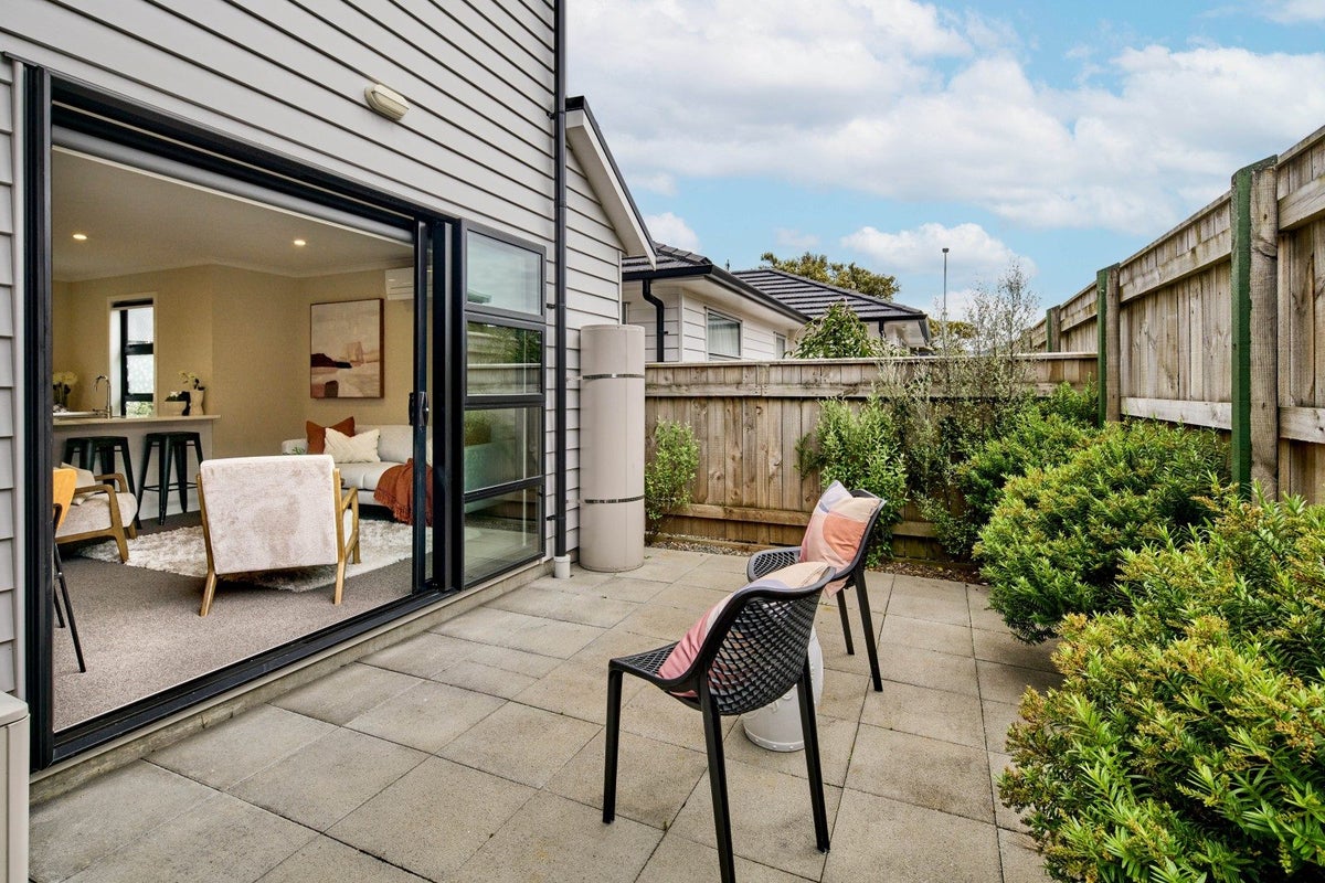 18B Royal Street, Upper Hutt Central, Upper Hutt - Carousel 17
