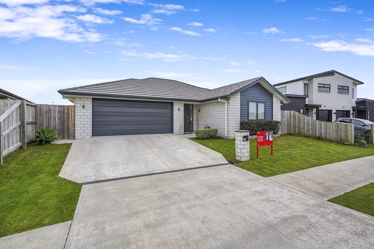 13 Kimbolton Street, Rototuna North, Hamilton - Carousel 1