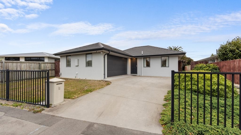 5 Royalist Avenue, North New Brighton, Christchurch - Carousel 1