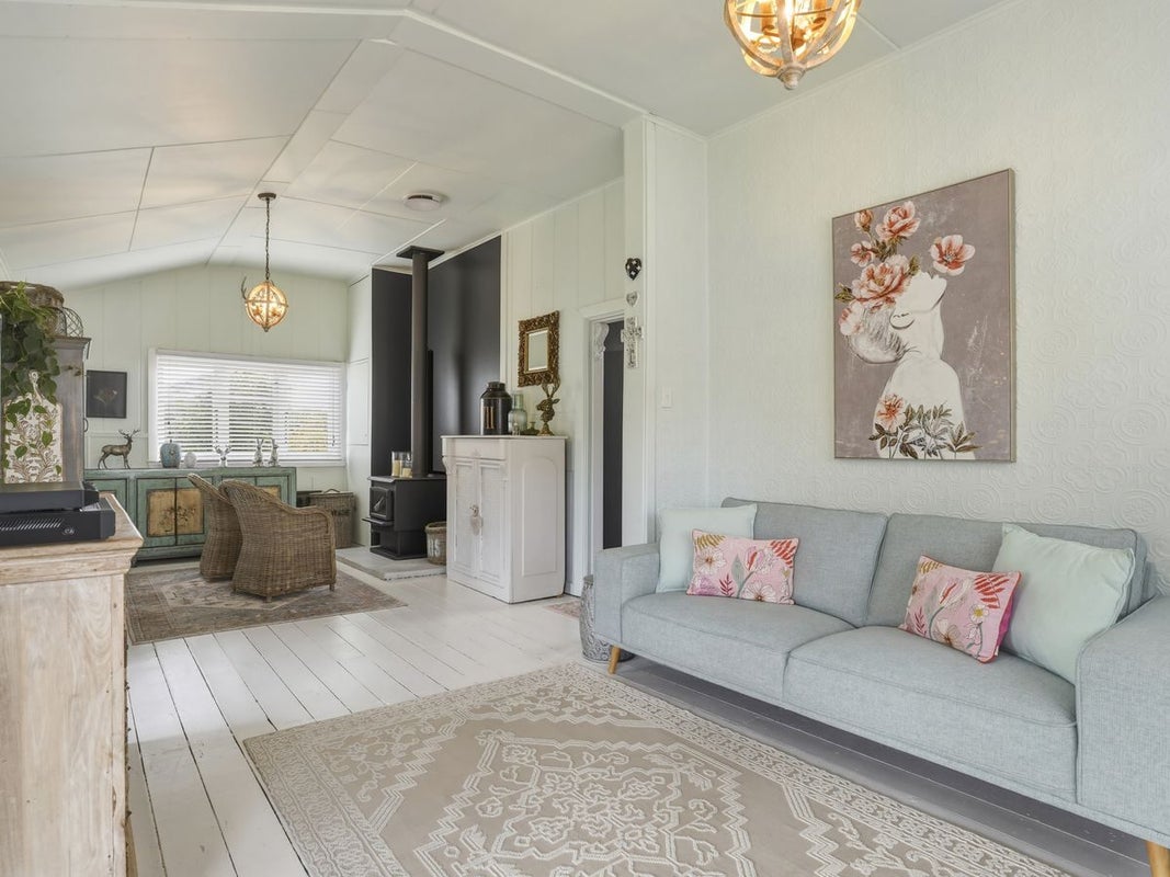 7 Moore Street, Milton, Milton - Carousel 2