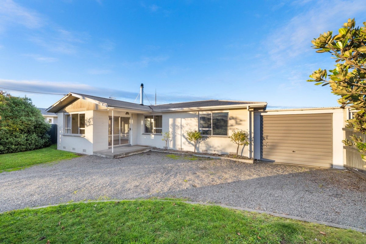 2/139 Howick Road, Witherlea, Blenheim - Carousel 1