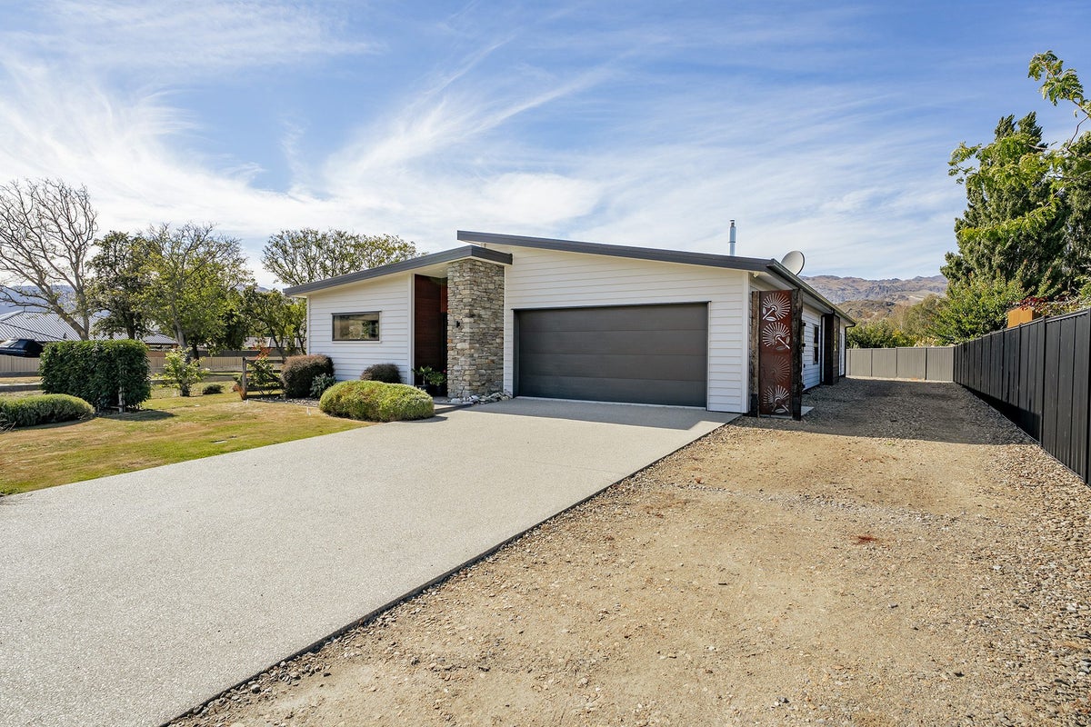 54 Stratford Drive, Mount Pisa, Cromwell - Carousel 1