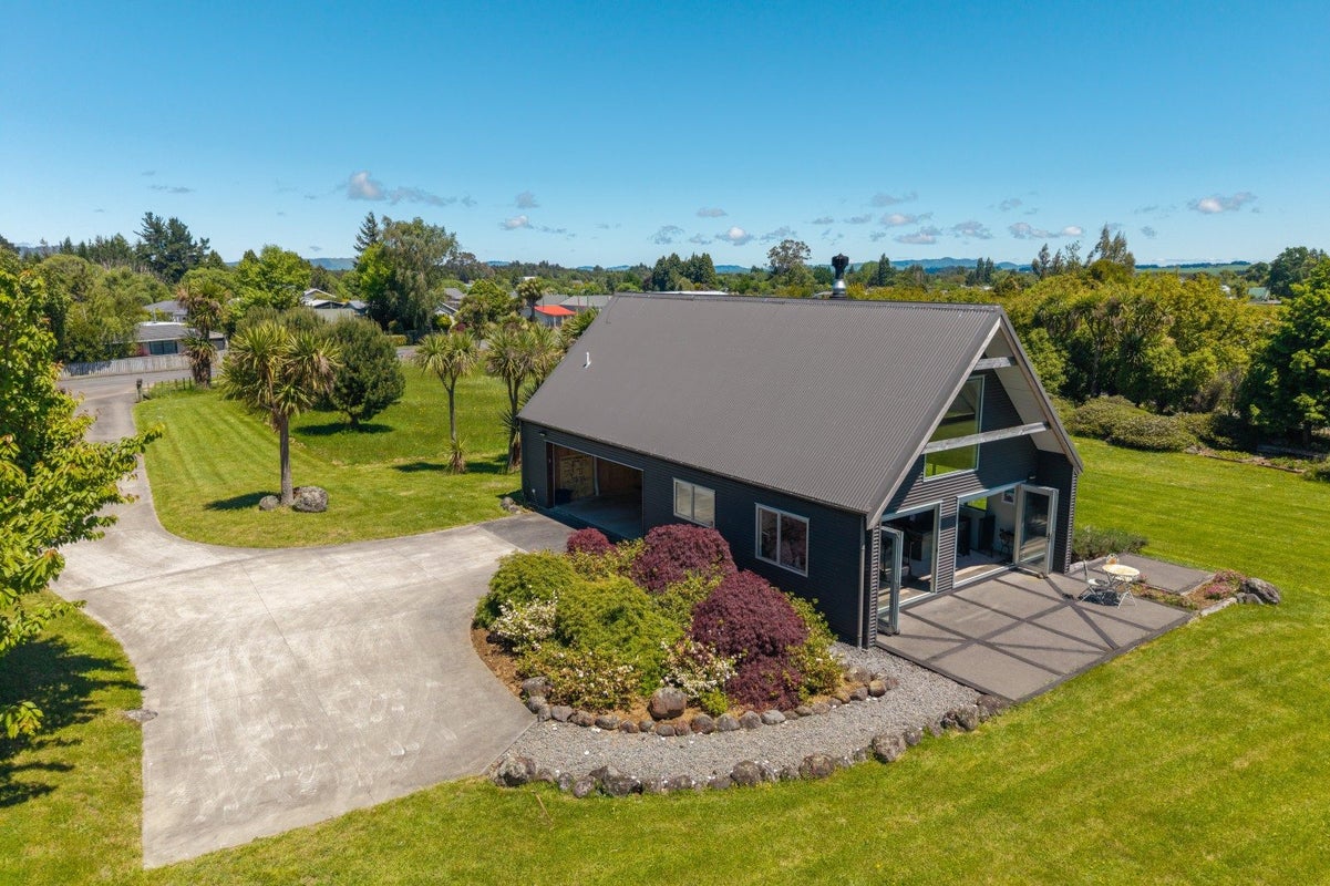 61 Shannon Street, Ohakune - Carousel 2