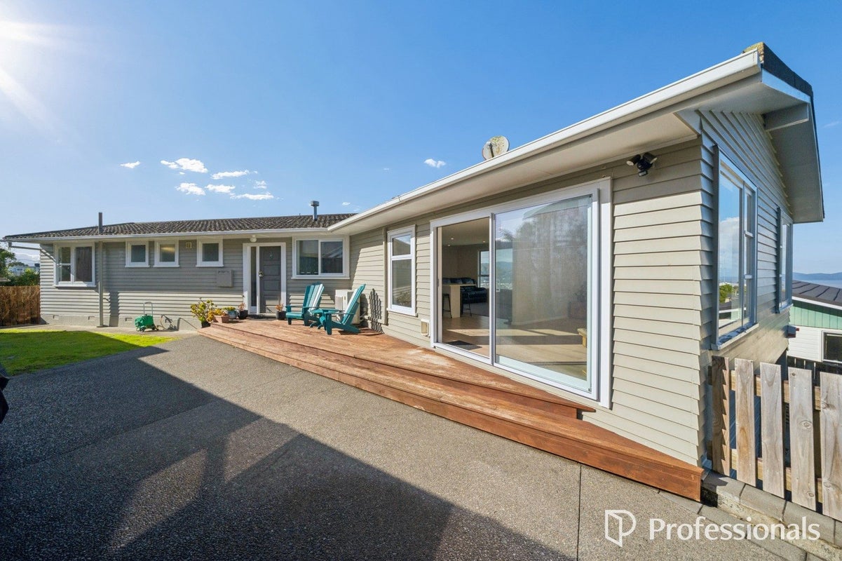 24 Pekanga Road, Normandale, Lower Hutt - Carousel 1