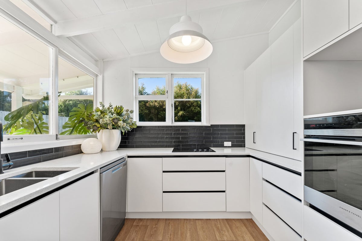 18 Penton Road, Stanmore Bay, Whangaparaoa - Carousel 2