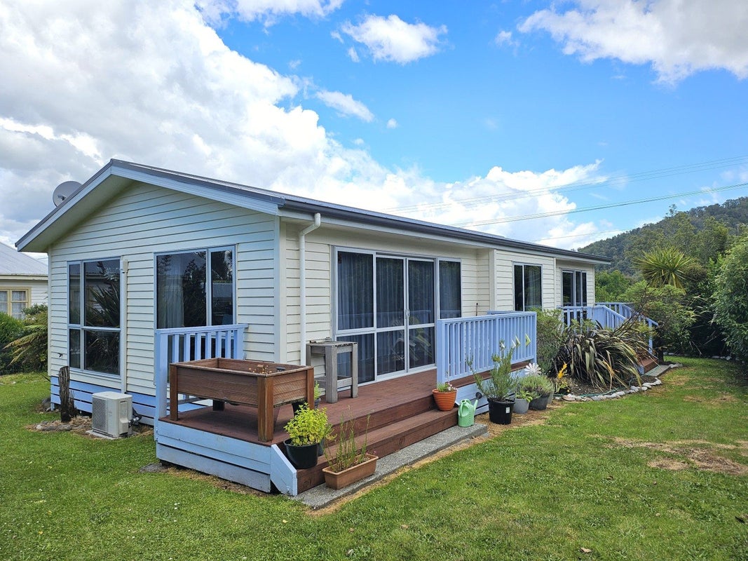 34 Hilton Street, Blackball, Greymouth - Carousel 1