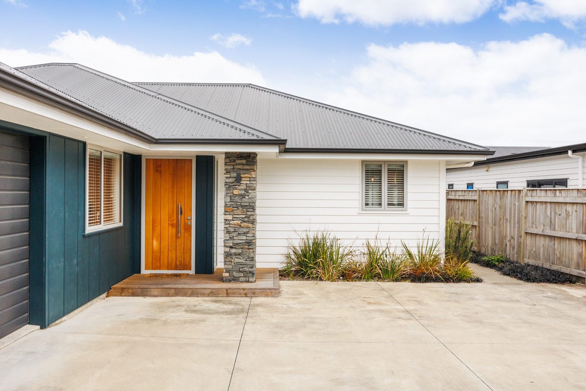 30 Freedom Drive, Kelvin Grove, Palmerston North - Carousel 1