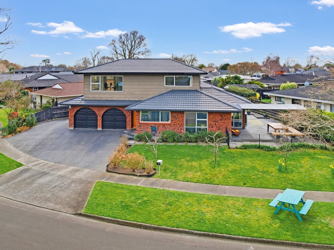 8 Aintree Crescent, Awapuni, Palmerston North - Carousel 1