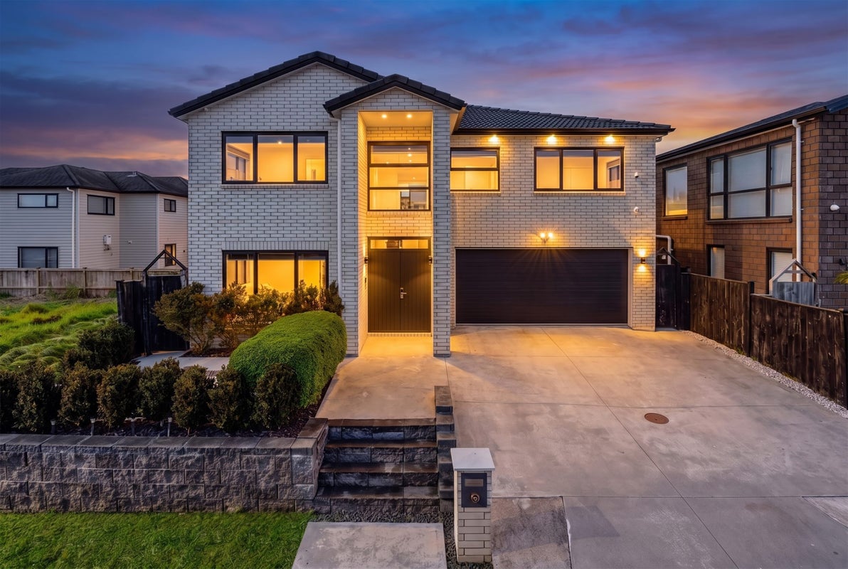 4 Matiki Road, Flat Bush, Auckland - Carousel 1