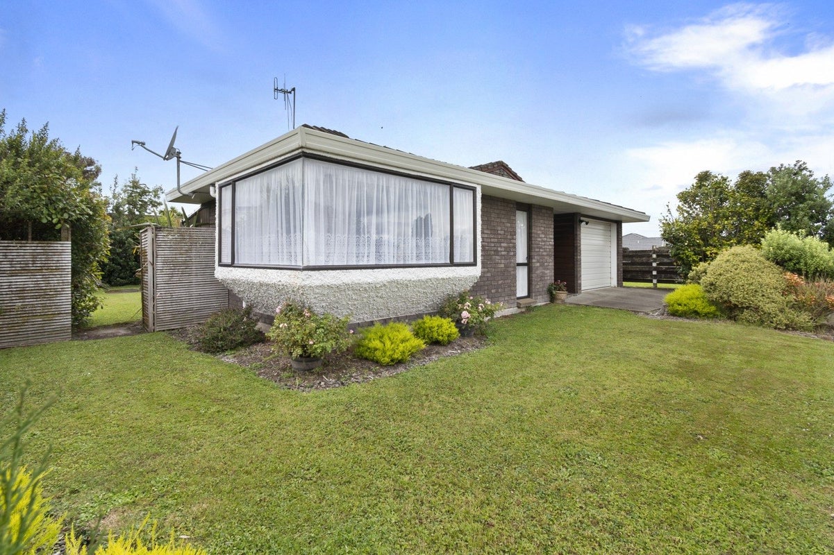116 Roberts Line, Kelvin Grove, Palmerston North - Carousel 2