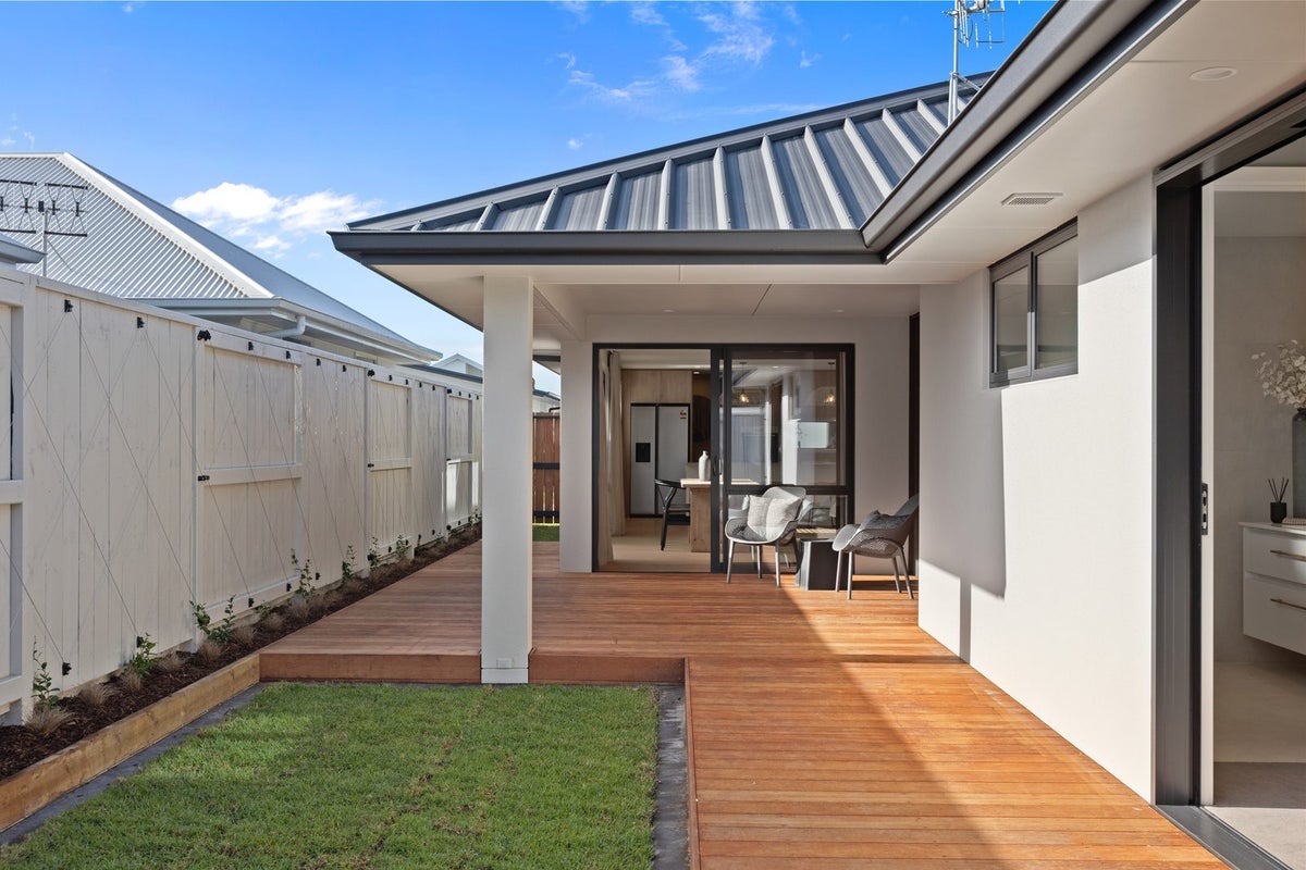 32 Triplefin Avenue, OMOKOROA - Carousel 23