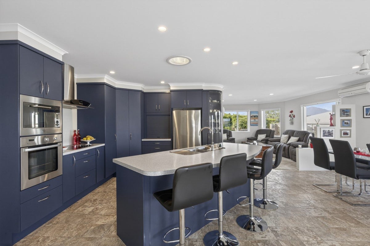 38 Karamea Street, Whalers Gate, New Plymouth - Carousel 2
