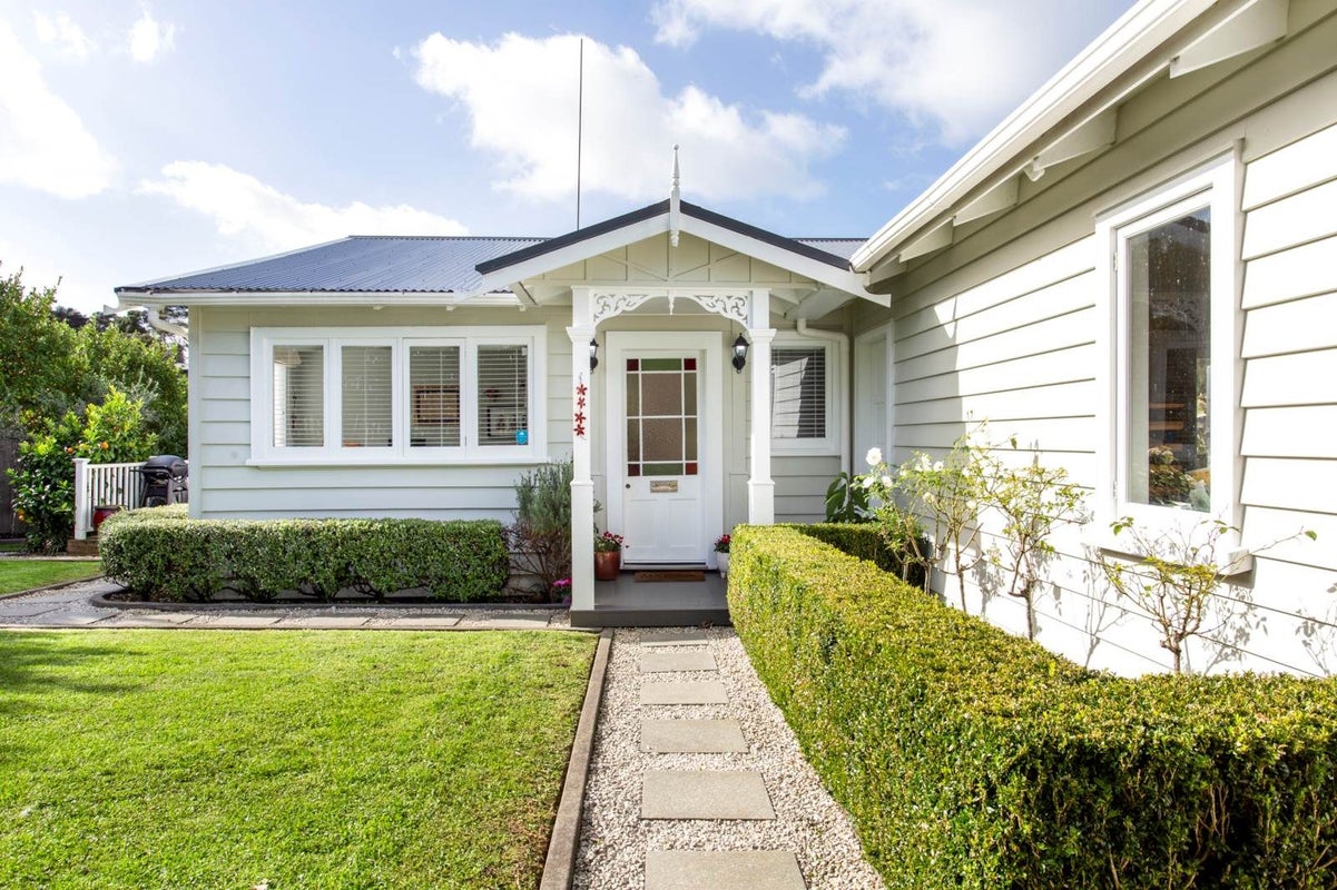 13 Blacks Road, Greenhithe, Auckland - Carousel 1