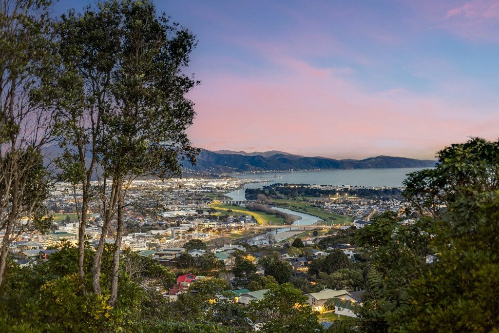 73 Viewmont Drive, Harbour View, Lower Hutt - Carousel 2