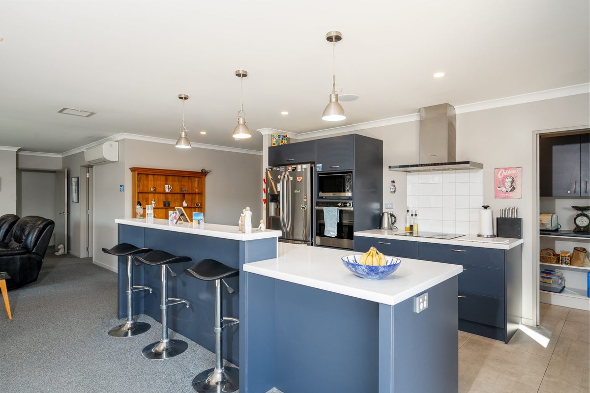 2 Mullion Lane, Burwood, Christchurch - Carousel 2
