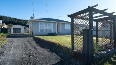 9 Kea Street, Selwyn Heights, Rotorua - Carousel 1