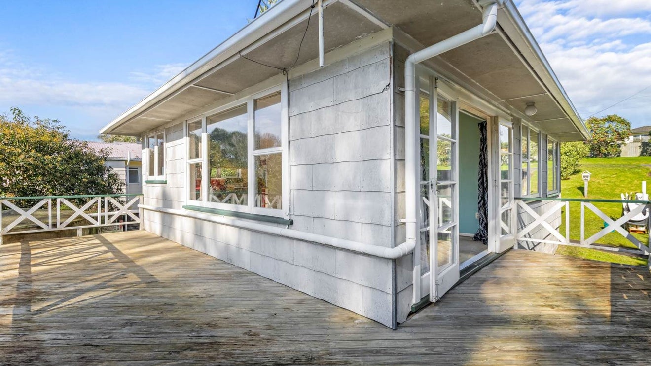 352 Whangaparaoa Road, Stanmore Bay, Whangaparaoa - Carousel 17
