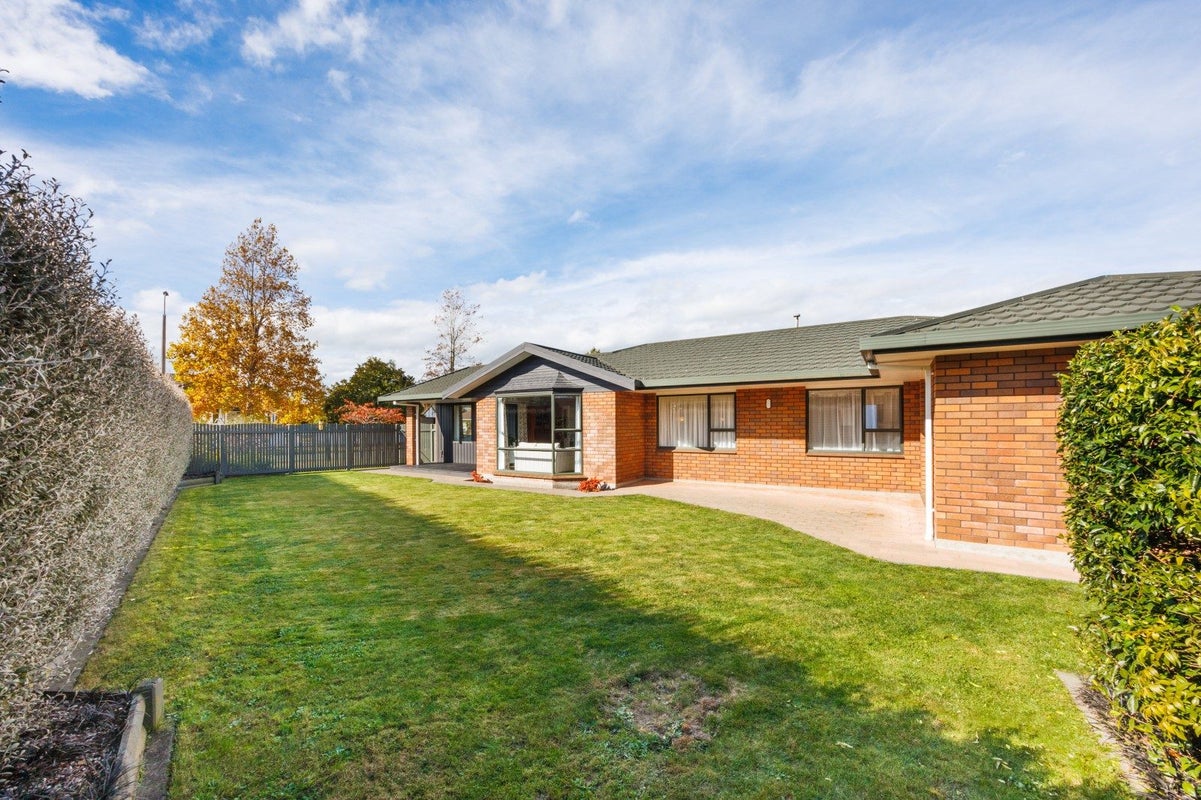 4 Tudor Grove, Feilding, Feilding - Carousel 1