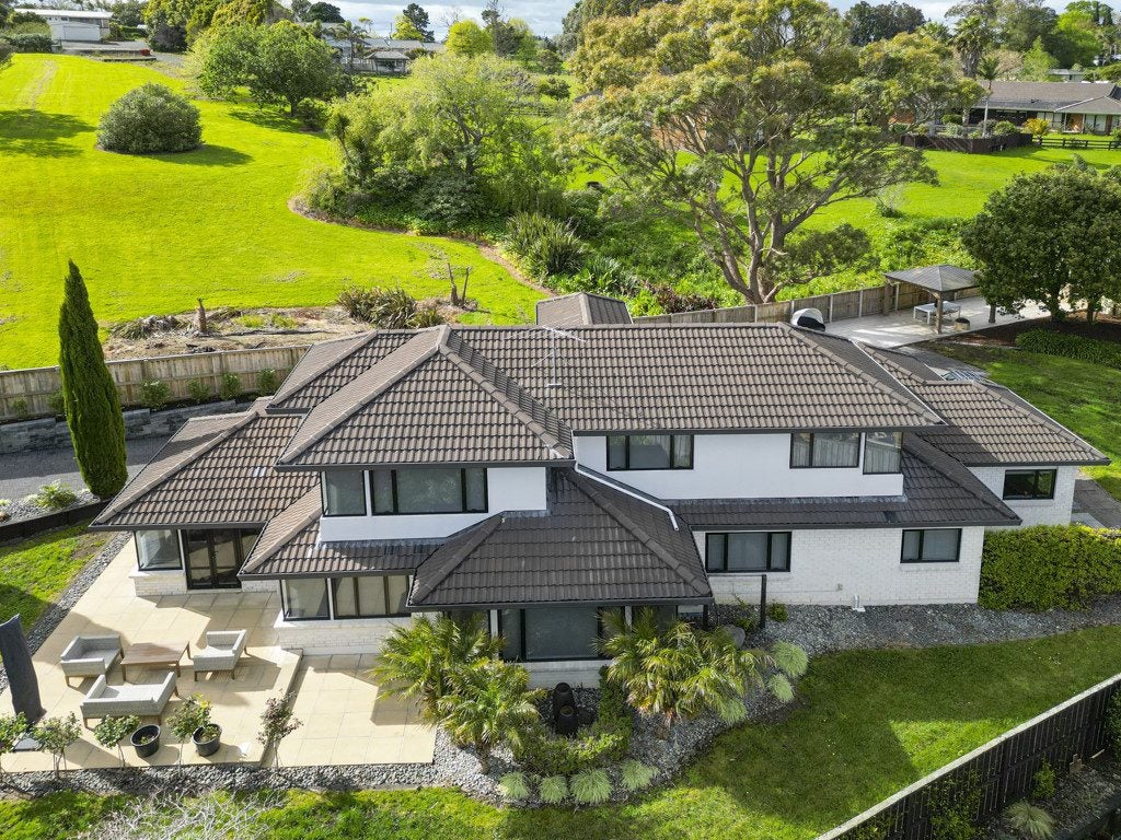 19 Santa Cruz Drive, Shamrock Park, Auckland - Carousel 1