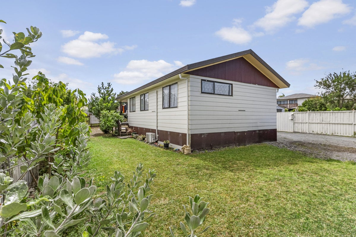 64 Tony Segedin Drive, Avondale, Auckland - Carousel 2