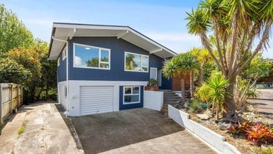 26 Pickwick Parade, Mellons Bay, Auckland - Carousel 1