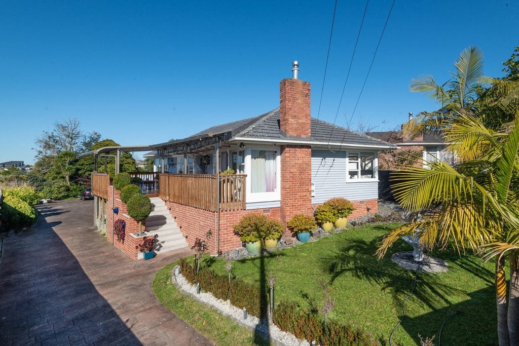 210 Methuen Road, New Windsor, Auckland - Carousel 2
