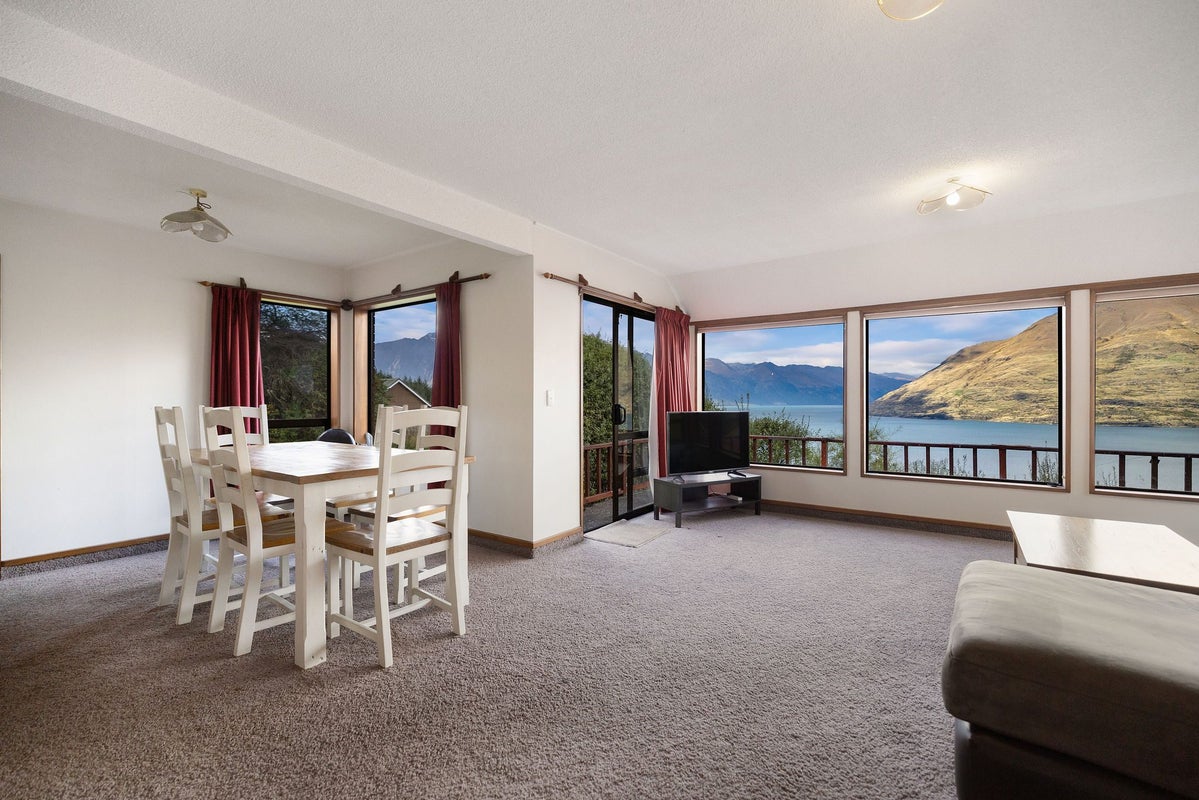 68 Wynyard Crescent, Fernhill, Queenstown - Carousel 1