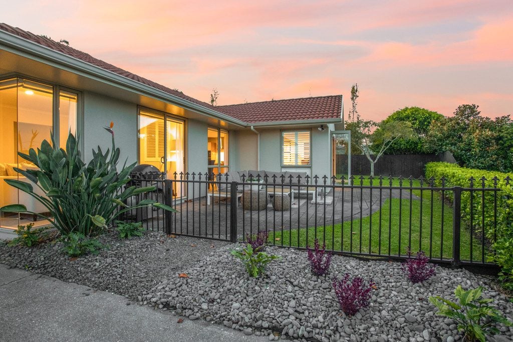 113 Tauranga Place, Orewa, Orewa - Carousel 2