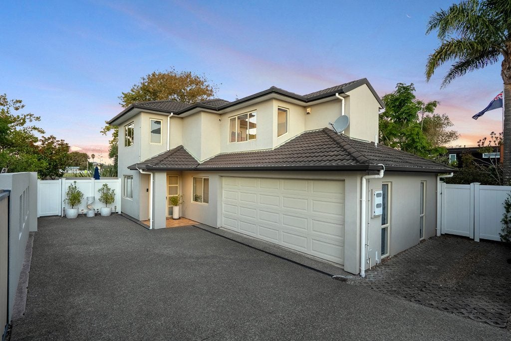 4A Birkley Road, Bayswater, Auckland - Carousel 1