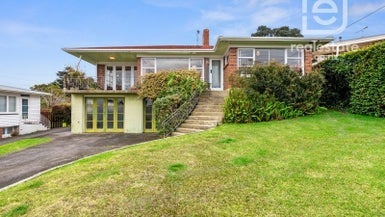60 Jaemont Avenue, Te Atatu South, Auckland - Carousel 1