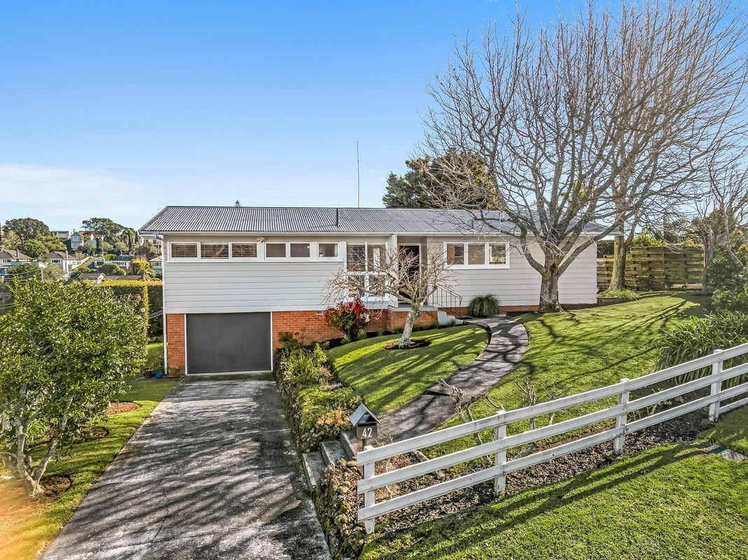 42 MacPherson Street, Meadowbank, Auckland - Carousel 1