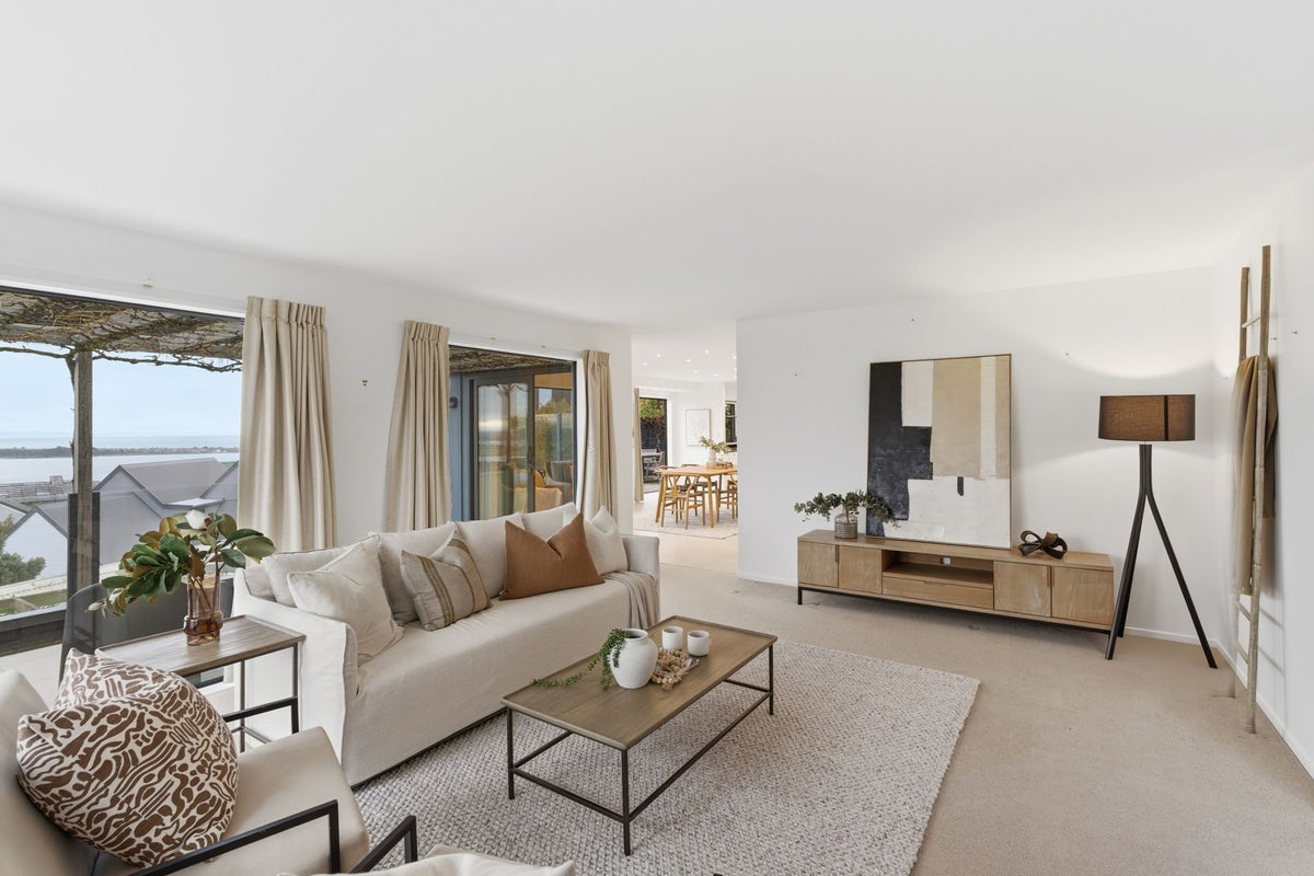 39 Santa Maria Avenue, Mount Pleasant, Christchurch - Carousel 2