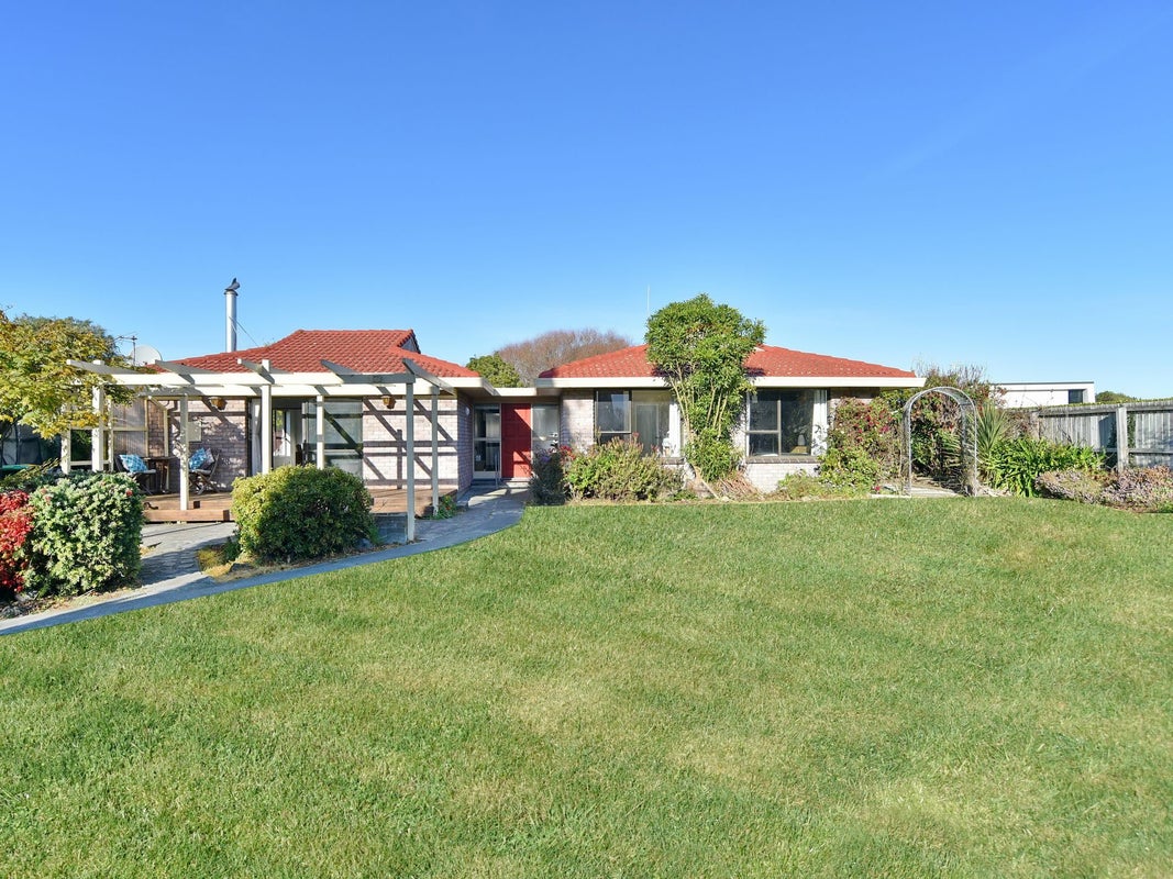 32 Millstream Drive, Lincoln, Lincoln - Carousel 1