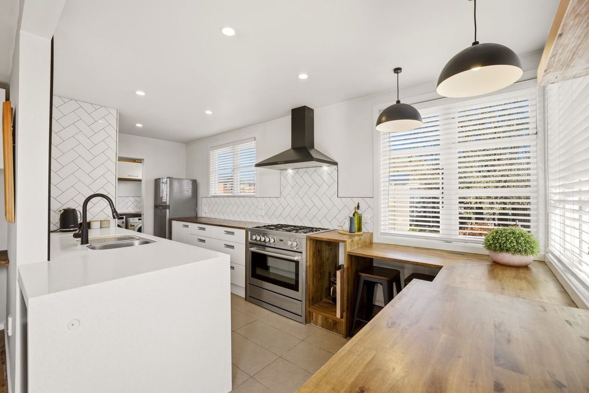 20 Robin Street, Burwood, Christchurch - Carousel 2