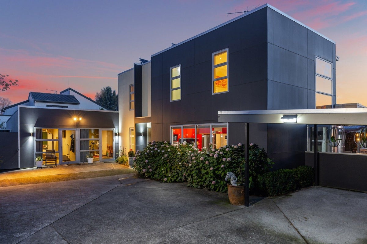 15 Dillon Street, Blenheim - Carousel 34