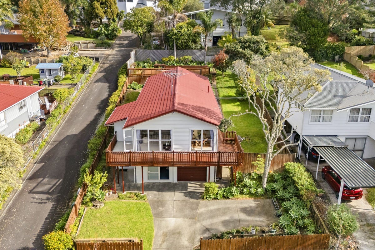 20 Arosa Place, Forrest Hill, Auckland - Carousel 1