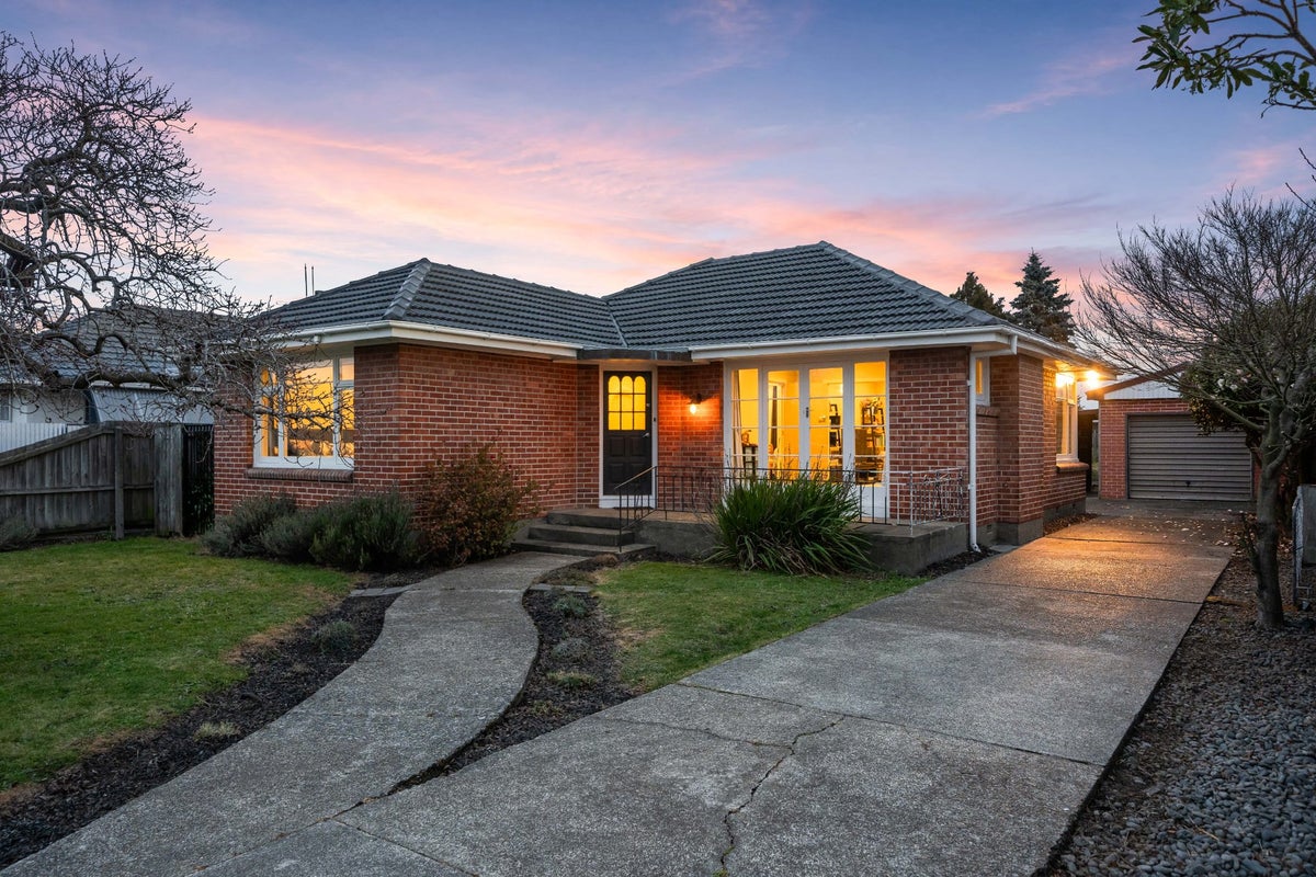 9 Checketts Avenue, Halswell, Christchurch - Carousel 1