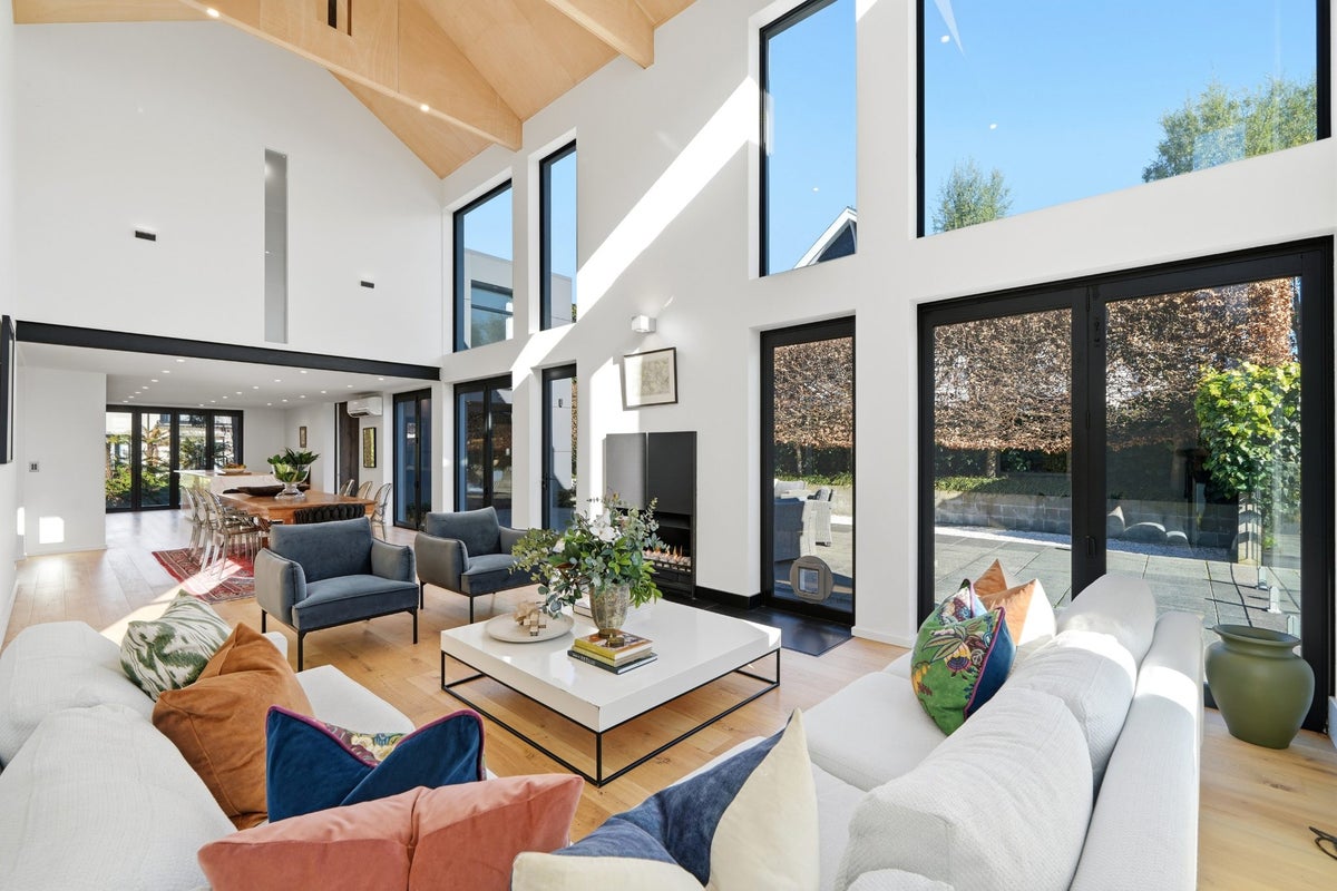 100 Glandovey Road, Fendalton, Christchurch - Carousel 2