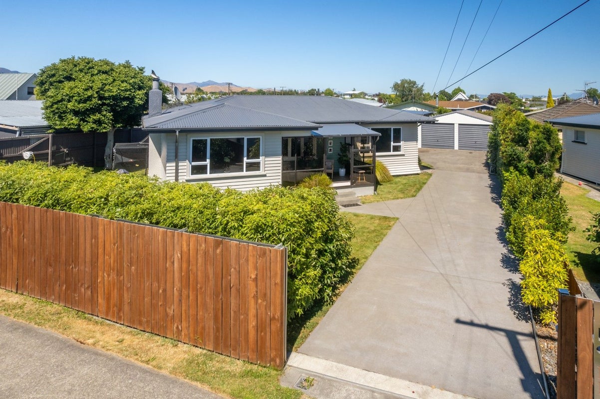 114 Redwood Street, Redwoodtown, Blenheim - Carousel 1