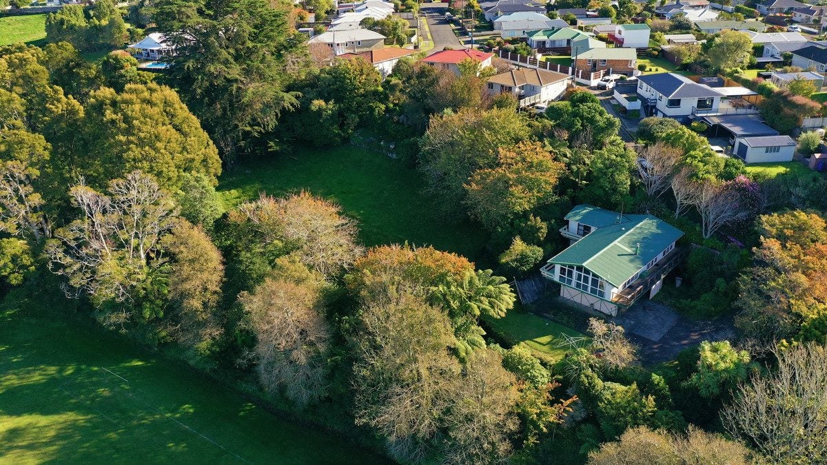 17A Barclay Street, Ferndale, New Plymouth - Carousel 1