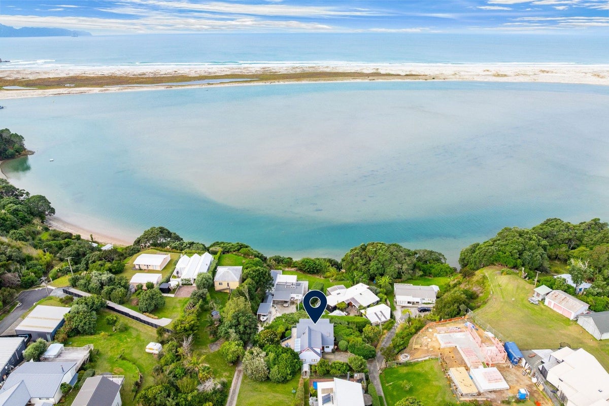 53 Eveline Street, Mangawhai Heads, Mangawhai - Carousel 1