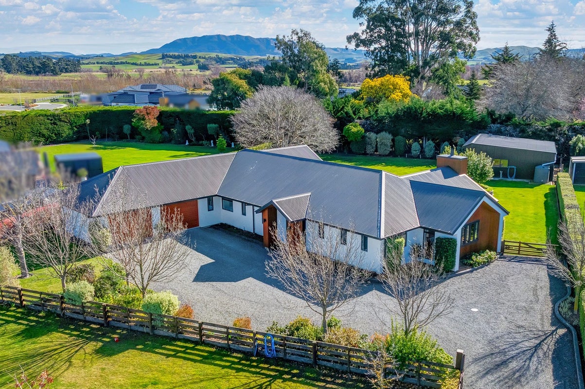 1 Orchard Lane, Amberley, Amberley - Carousel 1