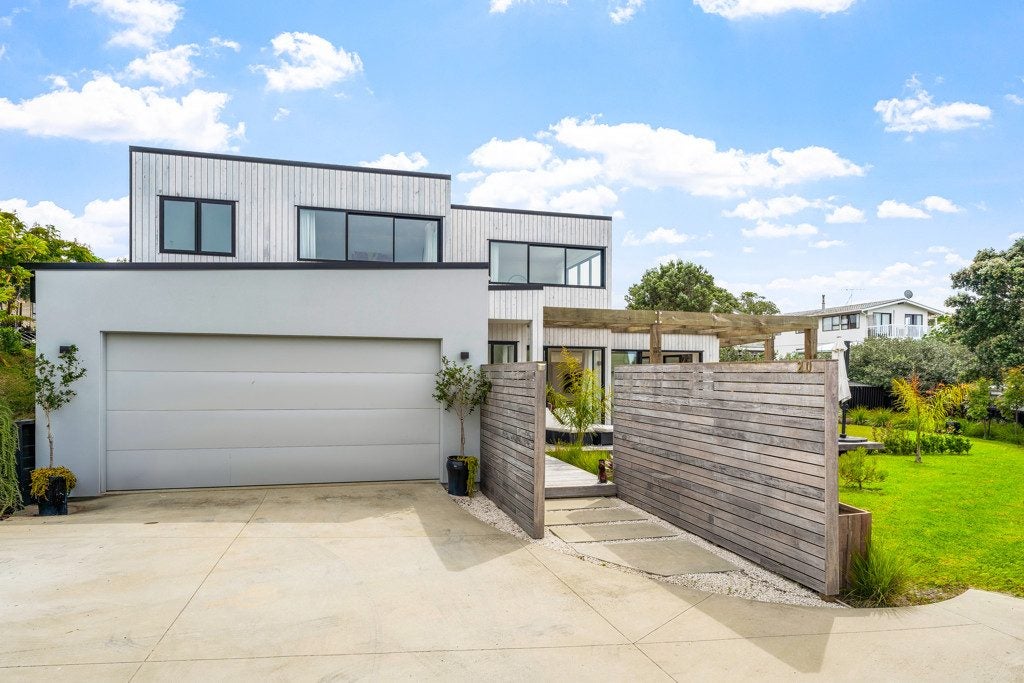 20 Sunrise Boulevard, Snells Beach, Snells Beach - Carousel 1